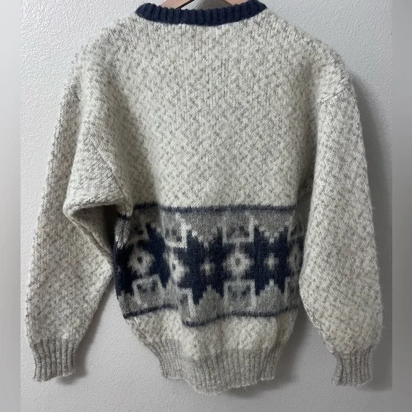 Icelandic Alafoss IceWool Sweater - Picture 2 of 3
